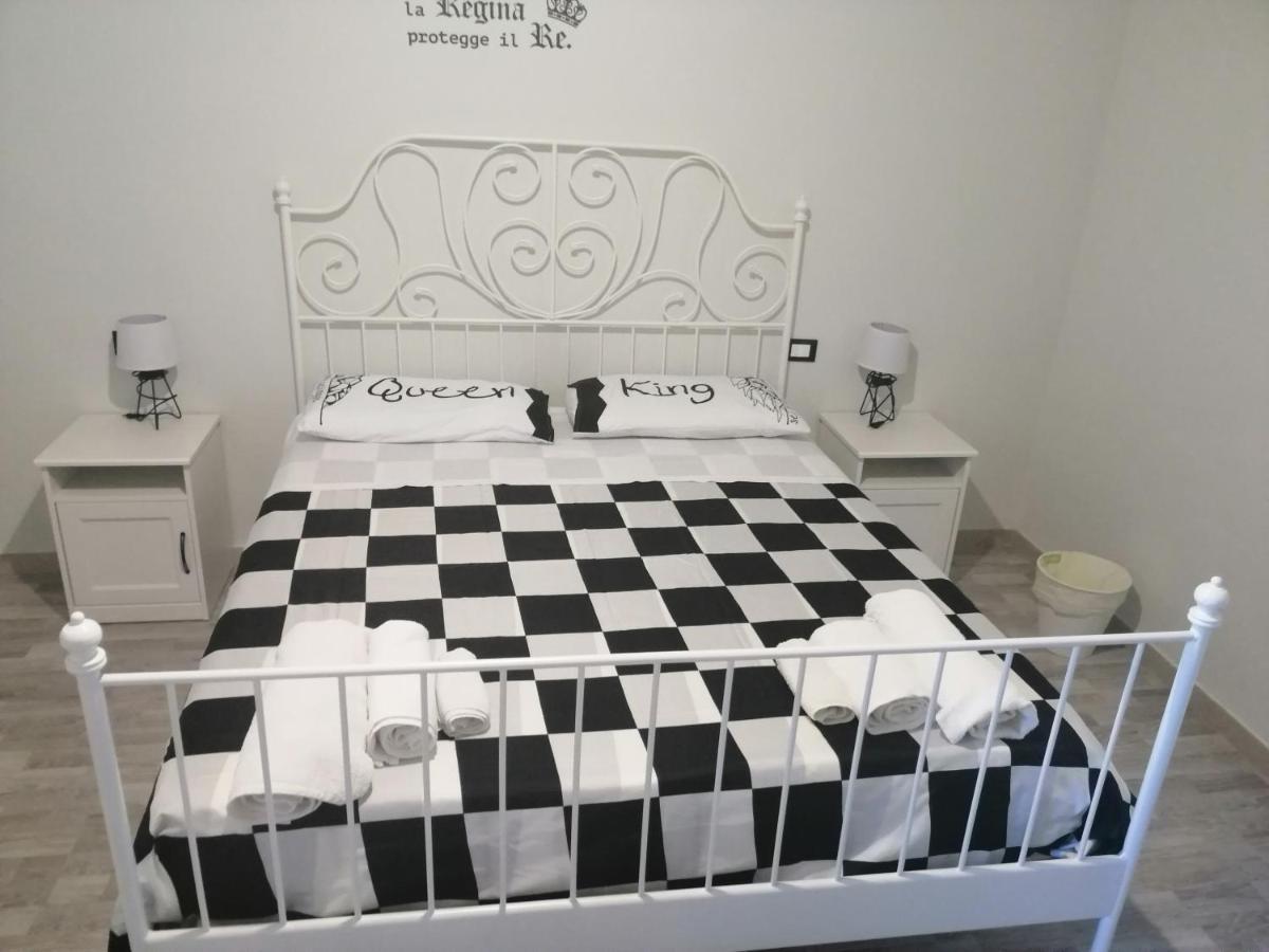 Scacco Matto Holiday House Taranto Eksteriør bilde